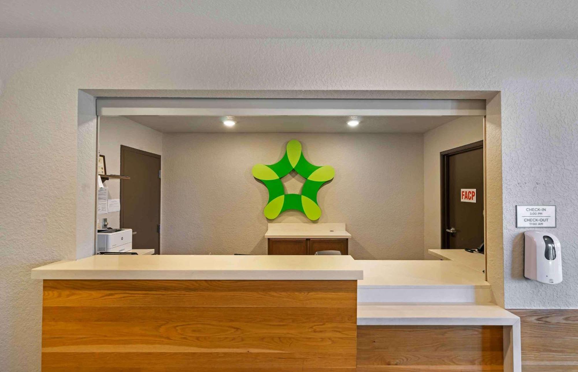 Extended Stay America Select Suites - Tampa - Brandon - East Heartland Ngoại thất bức ảnh