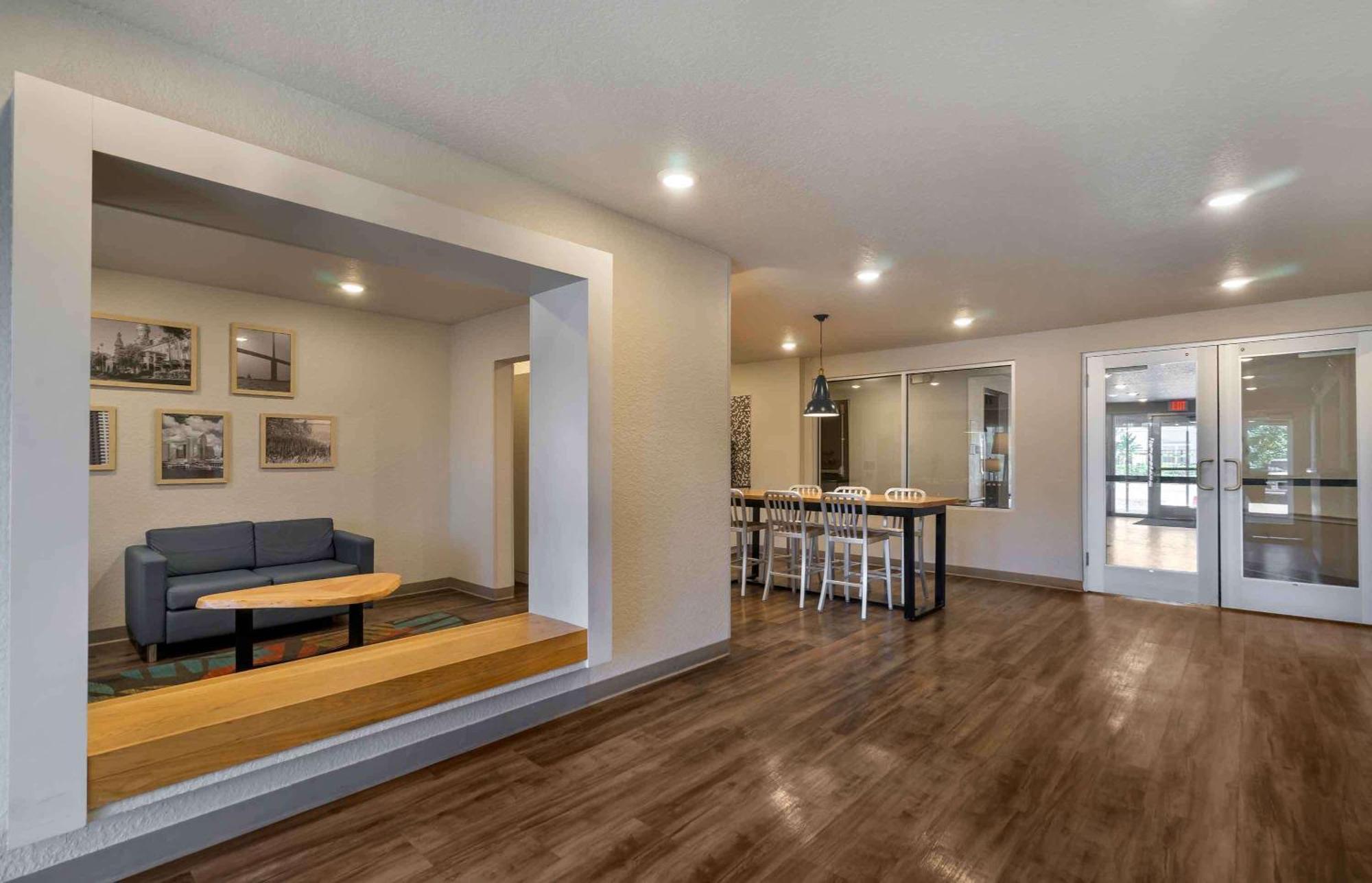 Extended Stay America Select Suites - Tampa - Brandon - East Heartland Ngoại thất bức ảnh