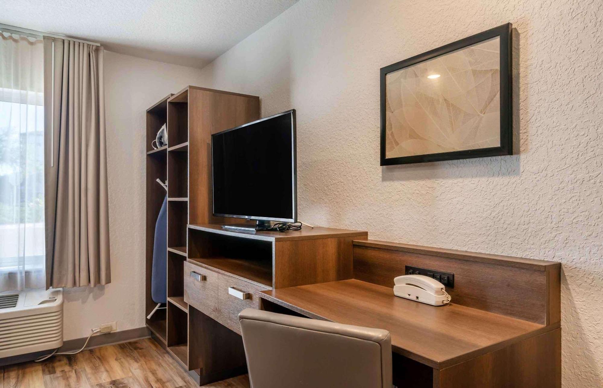 Extended Stay America Select Suites - Tampa - Brandon - East Heartland Ngoại thất bức ảnh