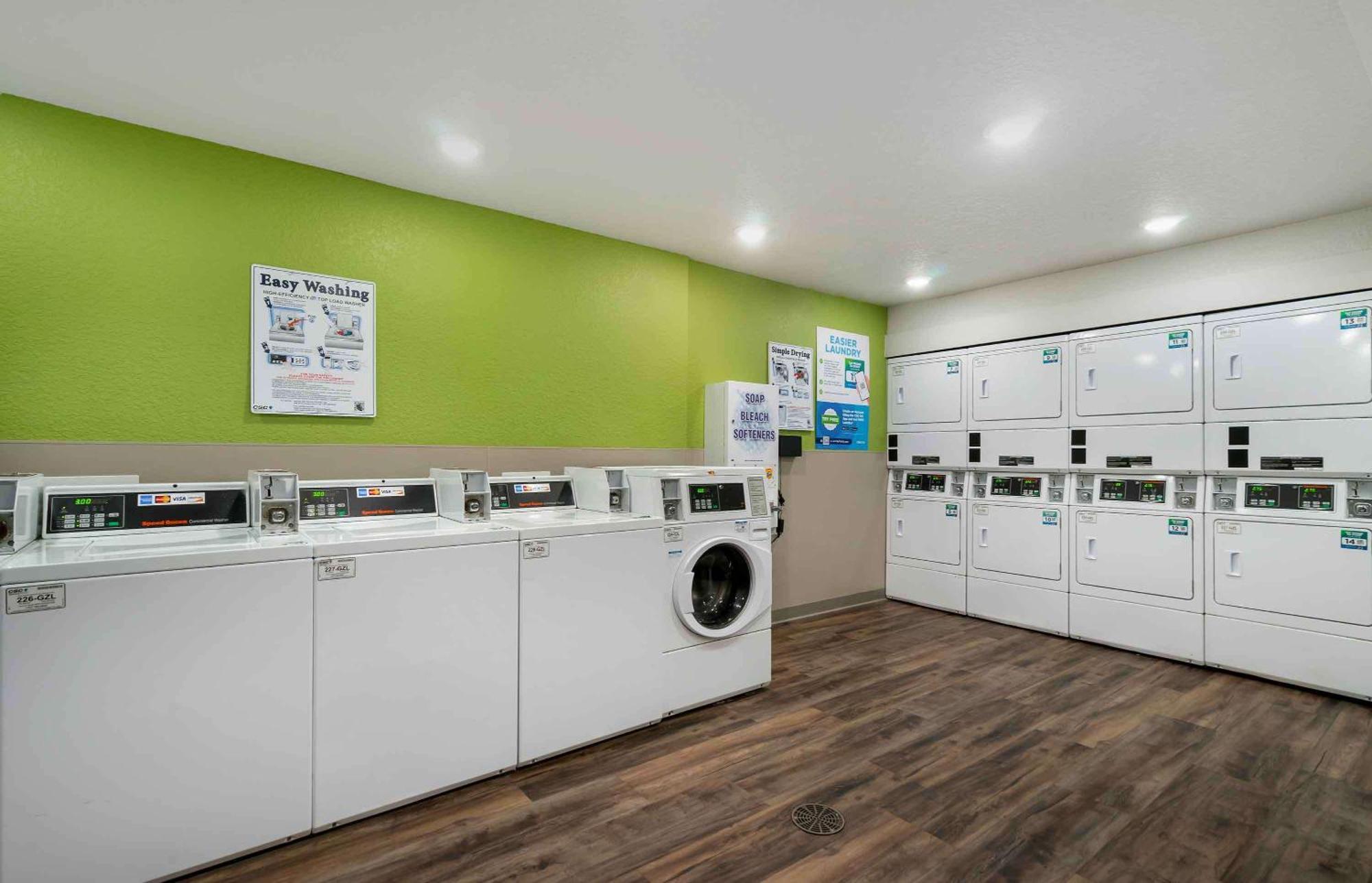 Extended Stay America Select Suites - Tampa - Brandon - East Heartland Ngoại thất bức ảnh