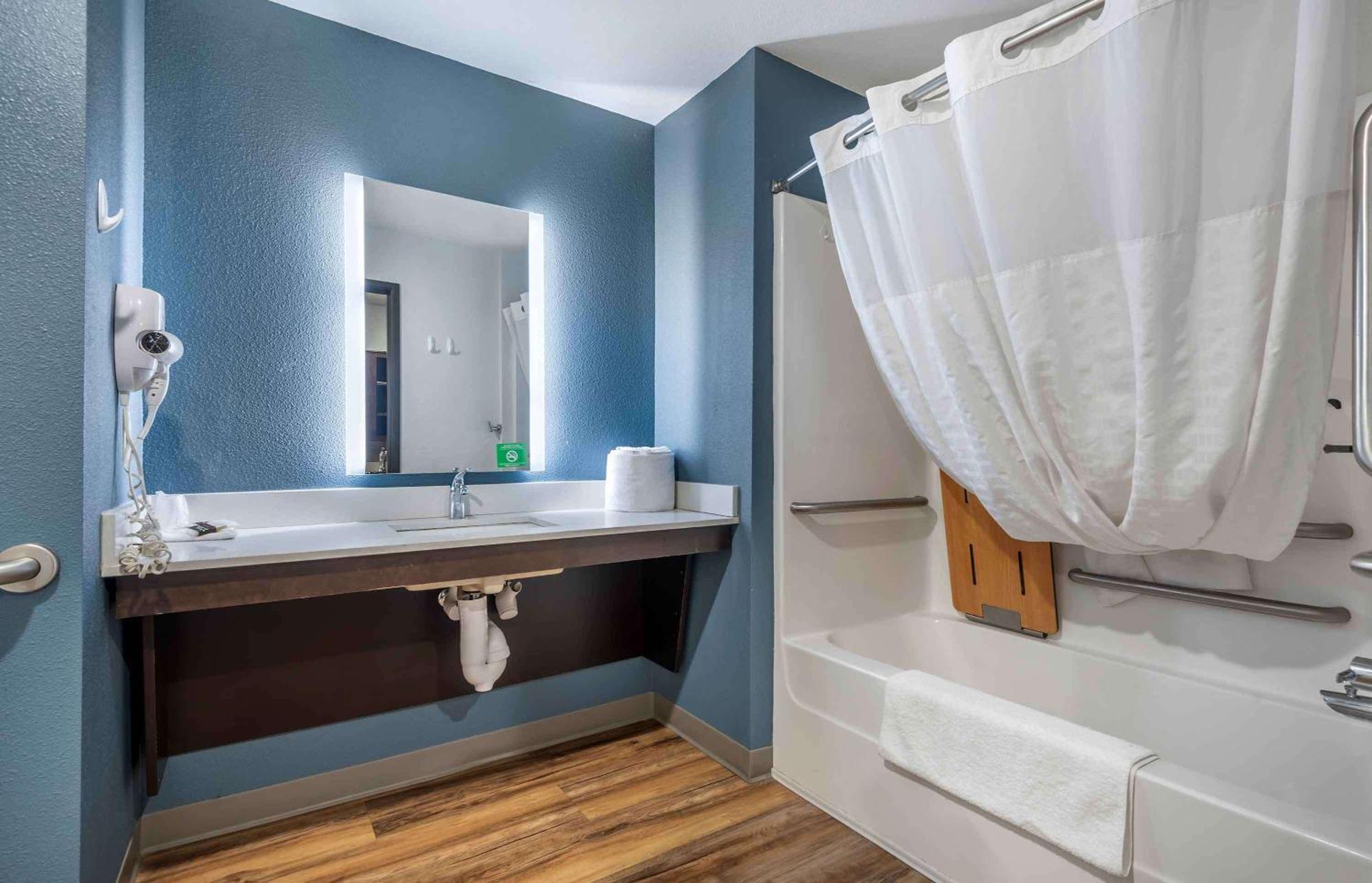 Extended Stay America Select Suites - Tampa - Brandon - East Heartland Ngoại thất bức ảnh