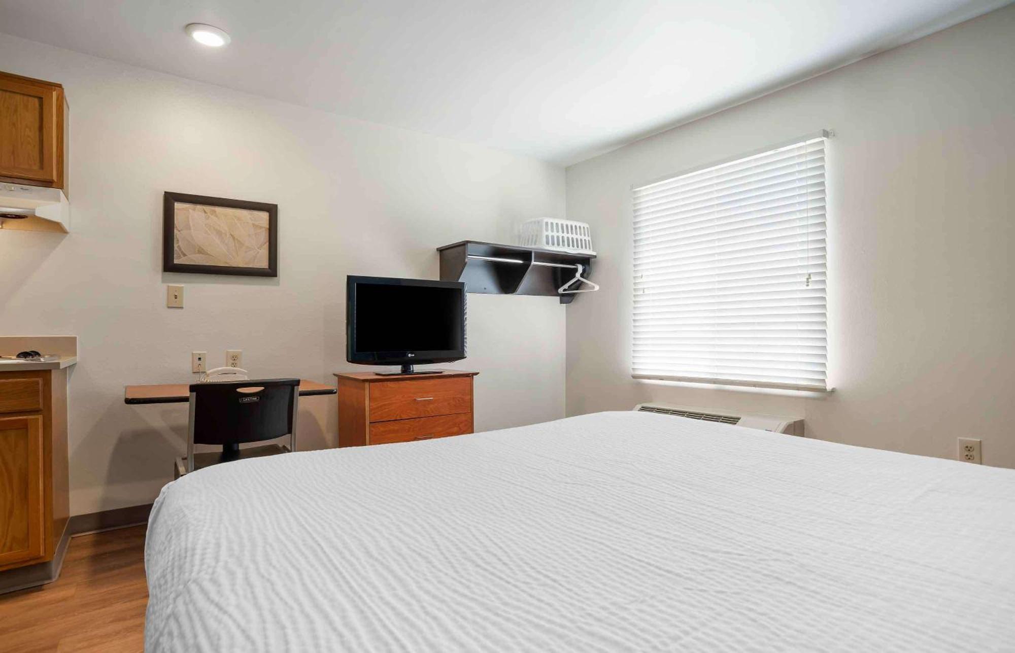 Extended Stay America Select Suites - Tampa - Brandon - East Heartland Ngoại thất bức ảnh