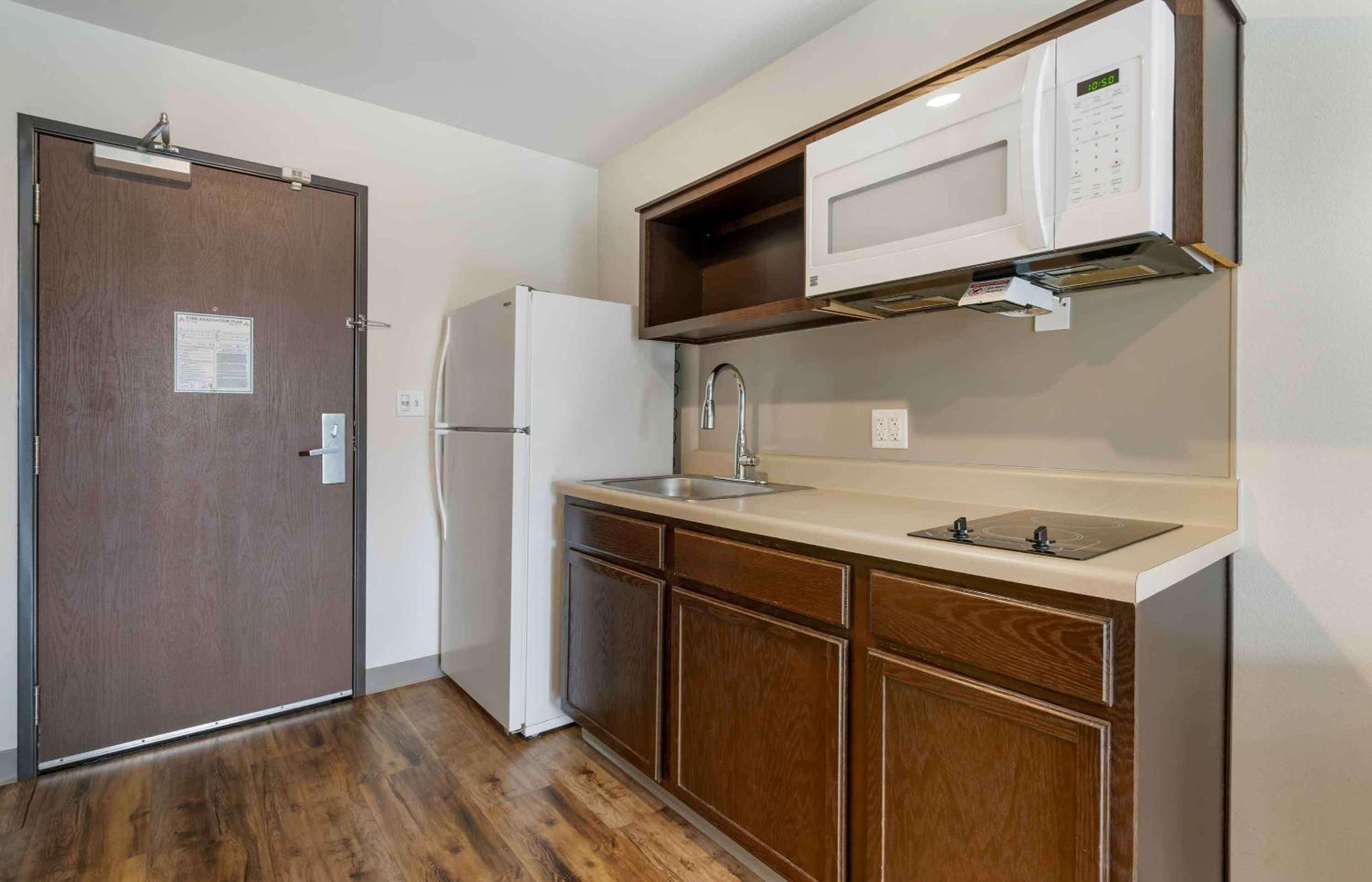 Extended Stay America Select Suites - Tampa - Brandon - East Heartland Ngoại thất bức ảnh